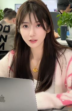 甜美小姐姐「尼尼崽」分享上班日常 用macbook画精致美妆