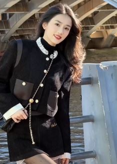 网红小姐姐「潘敏」黑丝穿搭分享大理景区游玩vlog 网友:青春的气息