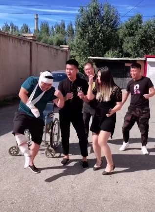 龙哥搞笑:最牛舞蹈