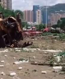 兰海高速兰州南出口处多车相撞8人受伤 车辆损毁严重！