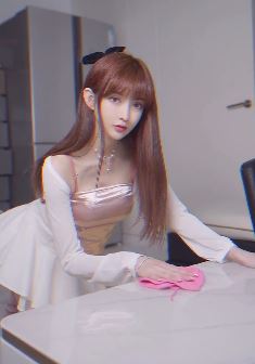 抖音变装哪家强？非长腿小姐姐「王羽杉」莫属！网友：这腿不去踩地雷可惜了！