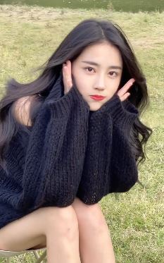 小姐姐「潘敏」画美妆分享户外游玩vlog,网友:长的好看就算了,笑容还这么迷人!