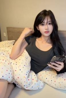 网红小姐姐「我的小熊呢」休闲穿搭分享居家日常 网友:越看越好看!