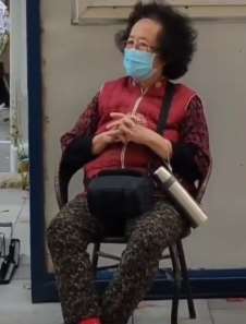 青岛一阿姨撞脸罗文姬