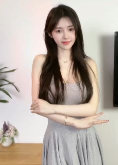 小姐姐「小兔子乖乖」穿吊带连衣裙居家跳魔力电音舞  网友:真的很难抵抗