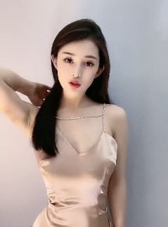 抖音美女「安吉利亚小狮子」小姐姐说:有钱没钱不重要 重要的是人!