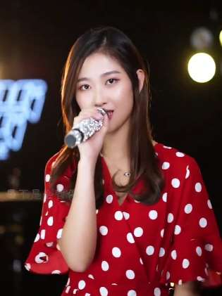 美女翻唱ice paper歌曲《心如止水》,你觉得唱的怎样!