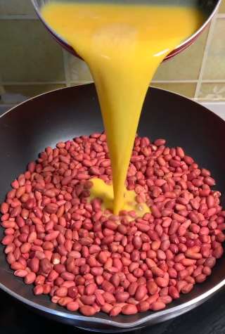 花生米这样做一家人都爱吃，这种做法你肯定不知道！