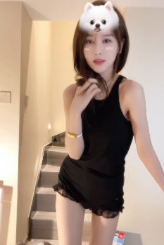 颜值小姐姐「甜橙晓晓」居家做康复运动,性感火辣身材太辣眼!