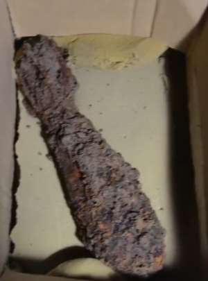 村民翻修房屋发现一枚炮弹 40年前出于好玩埋地基下