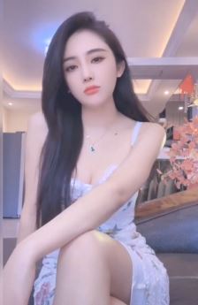 长沙小姐姐「宋云裳」搞笑对口型:我为什么胖,因为我有心事