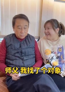 搞笑视频:贾玲给师傅冯巩找对象