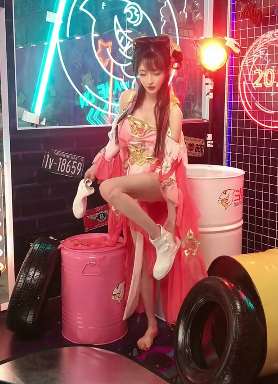 二次元漫展上的cosplay小姐姐 网友：可以合影吗？