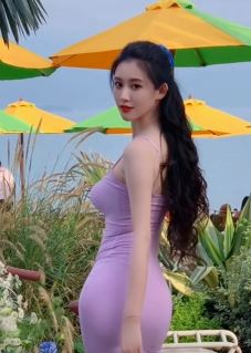 美女主播「岐岐」穿粉色美裙分享海边随拍,这才是夏天该有的样子!