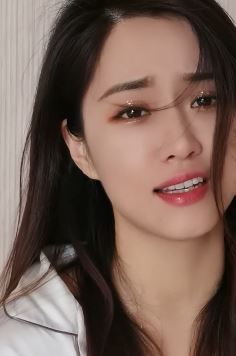 戏精三妮阿姨上才艺,这眼神这表情不演戏有点说不过去!