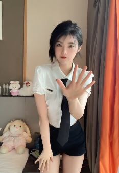 纯欲小姐姐「笛笛」穿的很正点,但是很性感!网友:一天不看心难受!