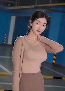 漂亮小姐姐「朱憨憨」分享性感御姐穿搭 网友：巧笑倩兮，美目盼兮！