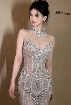 网红女主播「刘雨童」穿性感透视裙分享日常随拍