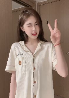 甜美小姐姐「听听」穿睡衣居家浅跳,网友:好好看的仙女