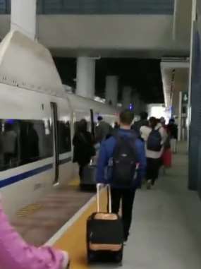 1分半短视频记录湖北到北京高铁 全程都自觉戴口罩