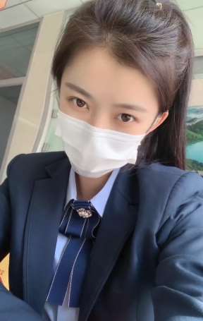小姐姐隔着口罩都这么美 梦想是不上班还能开工资