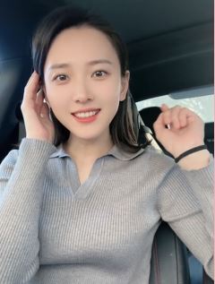 漂亮小姐姐「小然同学」分享上班日常,称因没堵车早到公司!