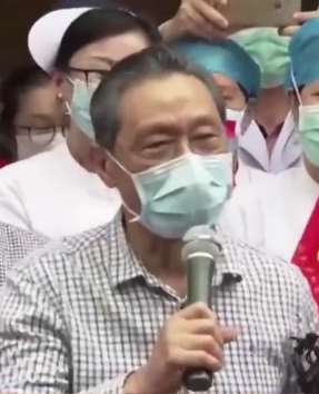 钟南山院士迎接广东援鄂医护人员返院