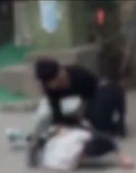 渣男！男子示爱被拒后带人群殴示爱者男友！