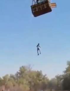 墨西哥一男子从上升中的热气球掉下