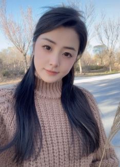 漂亮女主播「梦熙」分享冬日户外随拍  网友:这丫头真好看