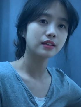 网红小姐姐「艾北」翻唱伤感情歌《包容》，唱出青春的回忆！