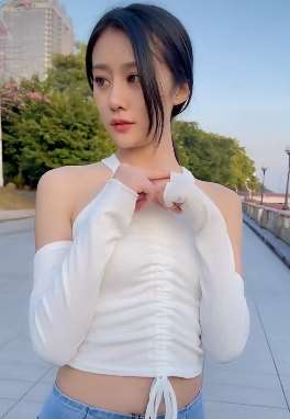 你的女友上线啦,小姐姐简直是西施转世?网友:张馨予与潘十亿合体!