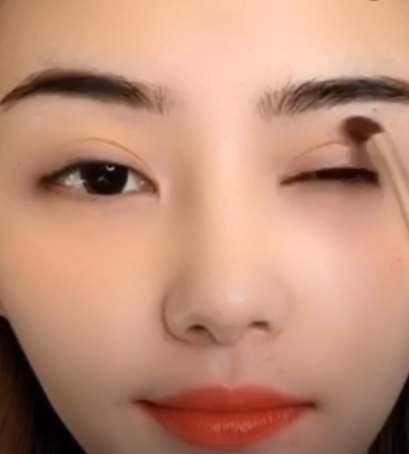 化眼妆不会搭配眼影?没关系,美女教你眼影搭配教程