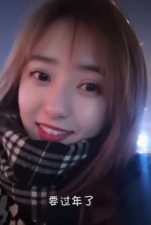 这么漂亮的姑娘你相信她很穷吗?