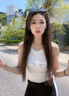 演员「李嘉诺」玩搞笑对口型：断我后路是不是！网友：你该去找郭德纲说相声！