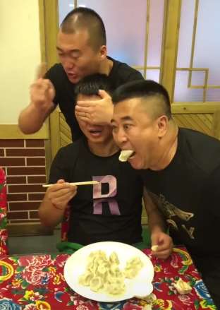 没钱也能吃饺子,龙哥这方法不错!