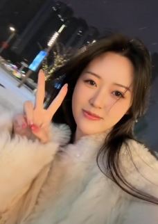 沈阳小姐姐「许小姐」分享下雪天城市夜晚美景 网友：美貌宜人