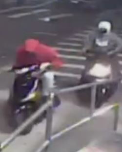 美国2蒙面男街头连开数枪打伤10人逃跑