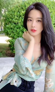 风情万种的小姐姐「安儿」看一眼魂都丢了  网友:美艳动人!