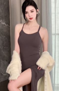 网红小姐姐「莉安娜」分享纯欲诱惑,如此御姐让人怎能不爱!