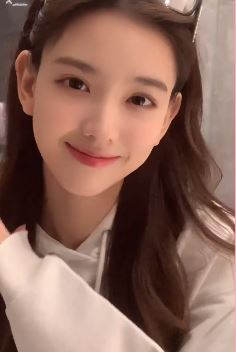 孙一宁新更视频签名太难了获百万点选  网友：我在输液想你的夜！