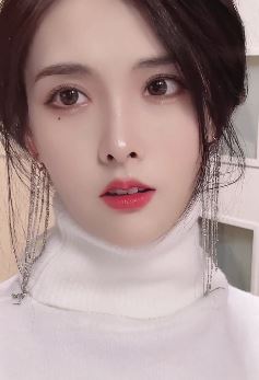 楚楚动人的气质美女「妍霏」小姐姐  网友:有点像李婉华!