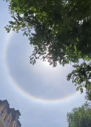 西安上空现日晕 市民拍照晒朋友圈