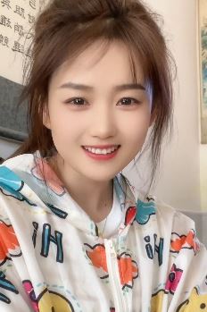 可爱小姐姐「我叫耿耿」分享日常好状态 网友:看起来好看,笑起来更好看