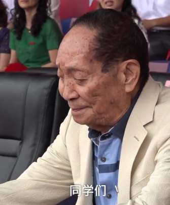 袁隆平谈成功秘诀，八字告诫大学生