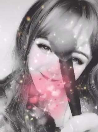 外国女孩仿妆迪丽热巴，你说仿的像不像热巴呢？