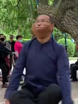 沈阳一大爷发明一专利可治疗颈椎病