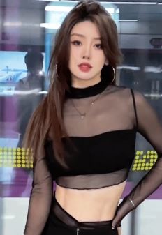 杭州小姐姐「热啵er」穿透视装分享地铁随拍,并在线征集bgm