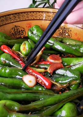 酱辣椒的做法 ，这么做特别下饭好吃！