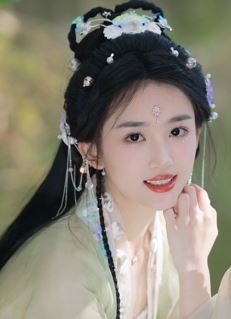好看小姐姐「潘敏」穿古装的样子太美啦,宛如嫦娥下凡! 网友:好美的仙女
